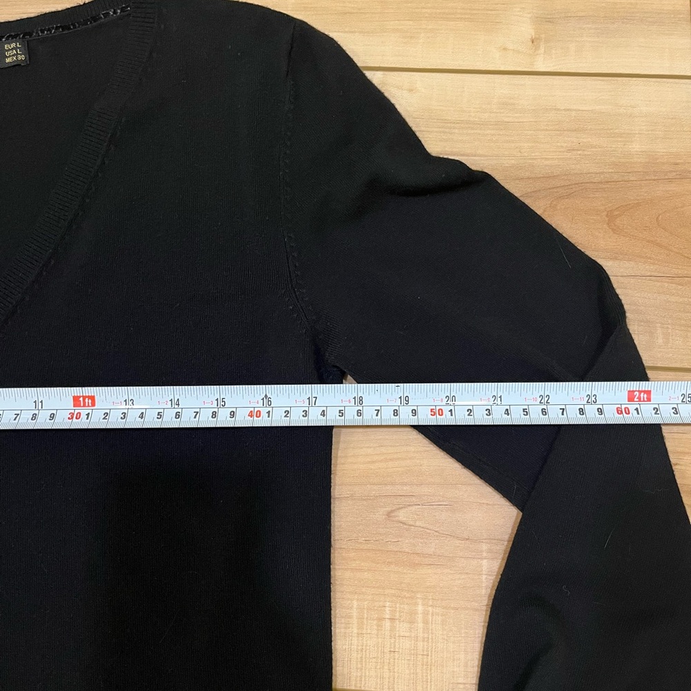 Zara Black V-Neck Sweater Size Large - Picture 6 of 10